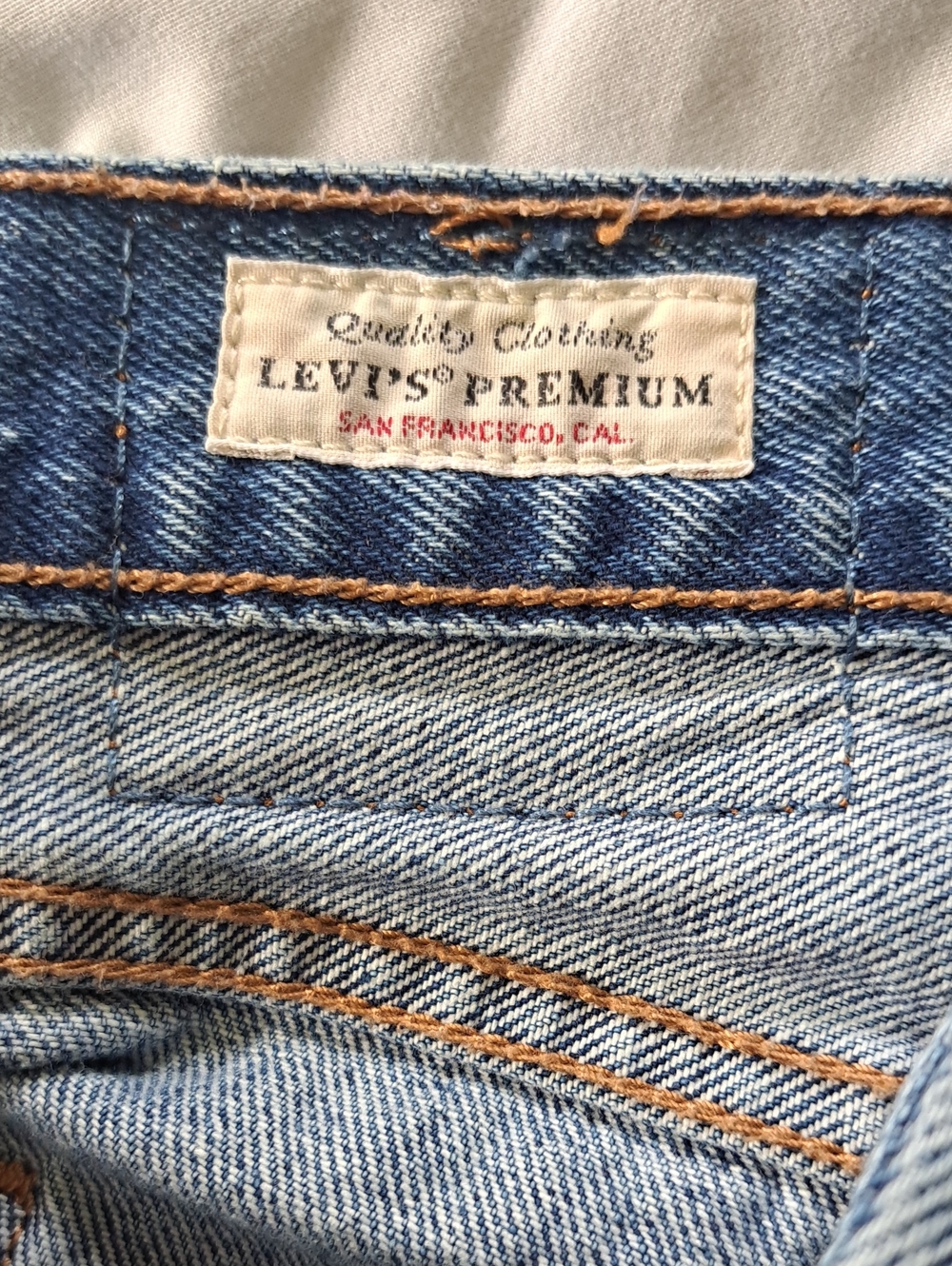 Levi's Premium 501 Crop Stonewash Womens Jeans Size 30x26 - Picture 3 of 13